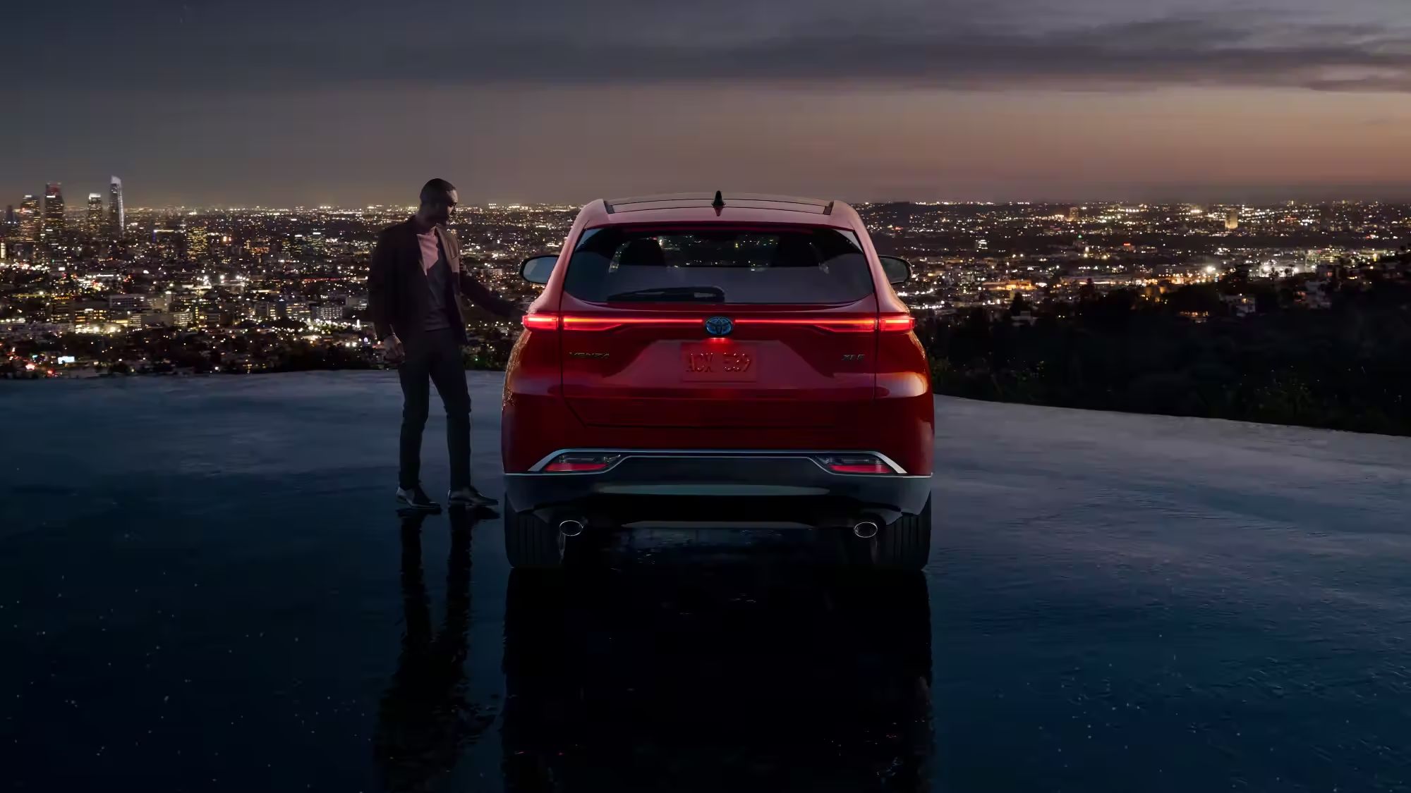 2023 Toyota Venza XLE Trim and Features