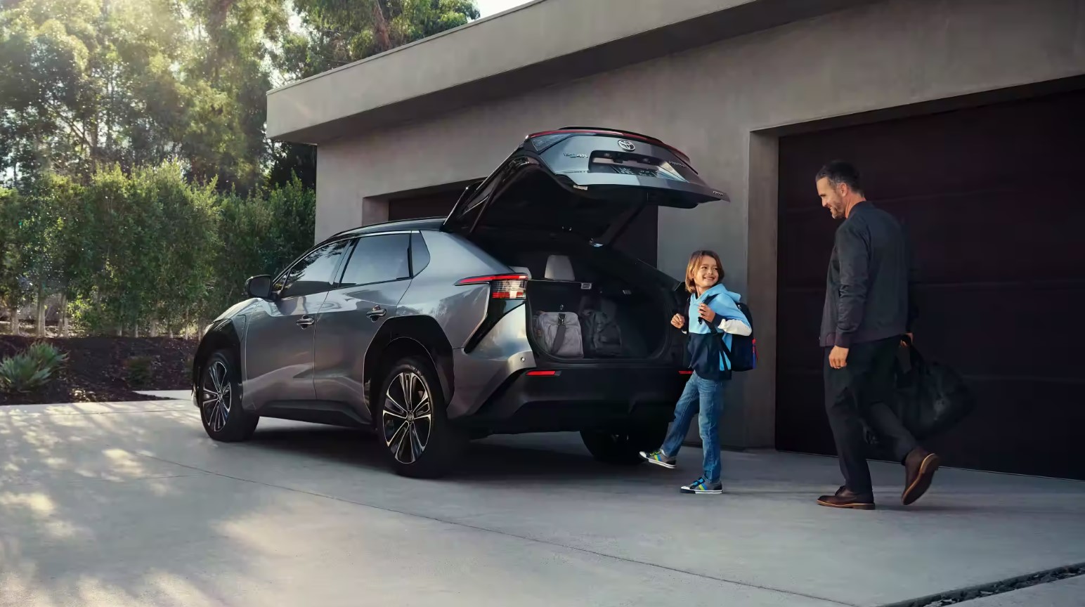 2023 Toyota bZ4X Battery and Charging