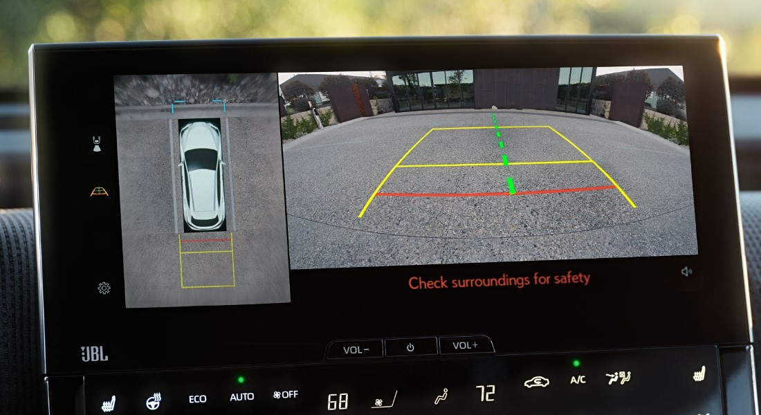 What Technology Features come in the 2024 Toyota bZ4X? 